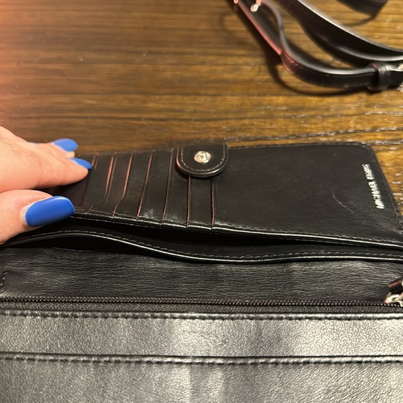 michael kors wallet/crossbody - Picture 5 of 5